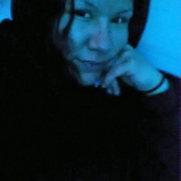 Meet your Posher, Alyssa - Picture 1 of 1